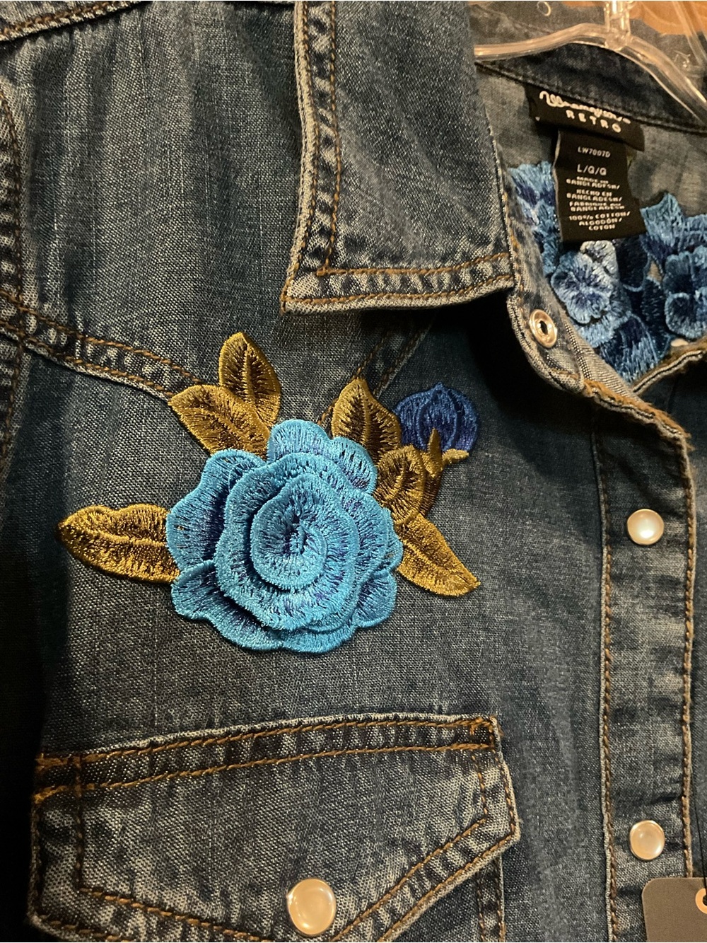 Cowboy Wrangler RETRO Denim Snap Button Shirt Embroidered Blue Roses Women's L - Picture 2 of 9